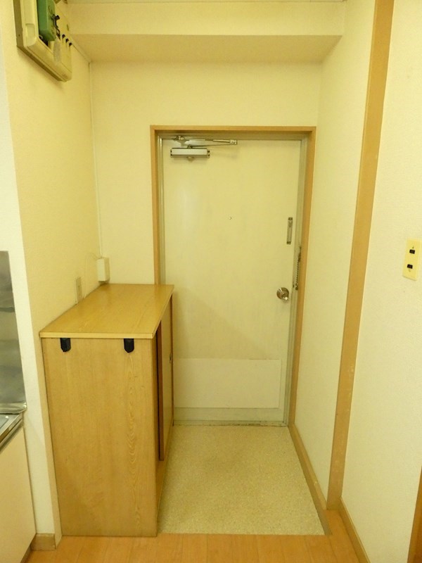 マエカワマンション 玄関