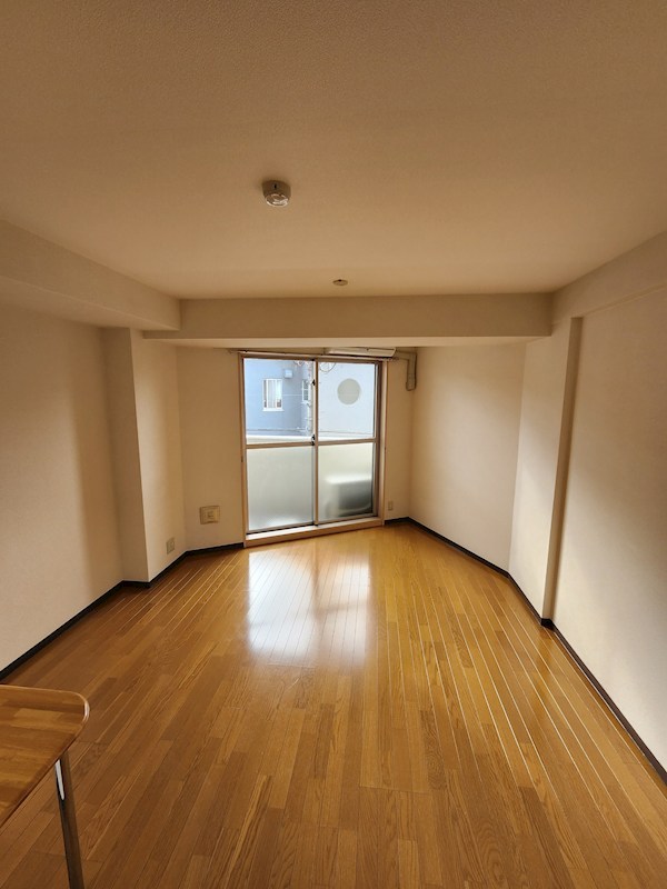 メゾン・ド・ゼファー リビング