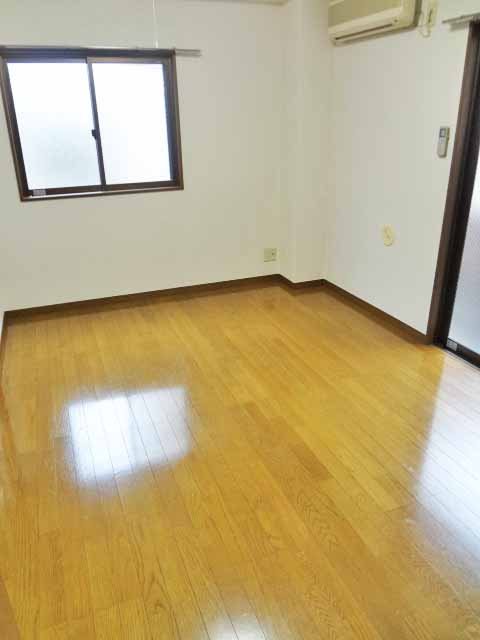 アーバンロジェ リビング