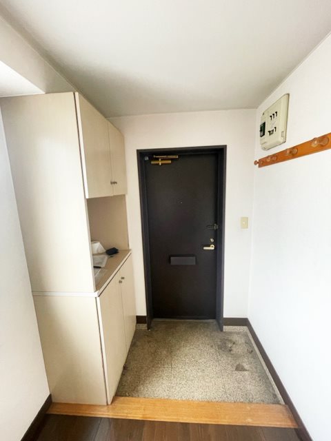 丸中ビル 玄関