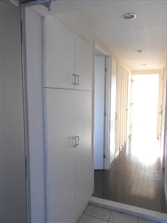 イクシー久米川 玄関
