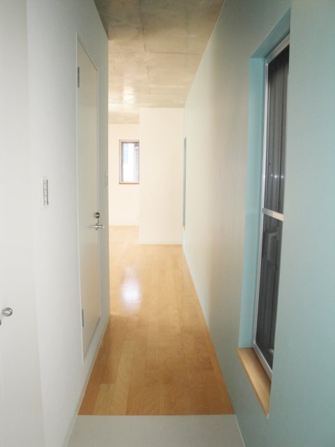 Corridor  玄関