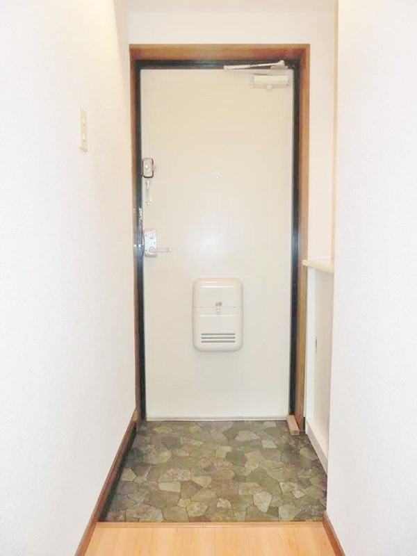 クラルテ大森本町 玄関