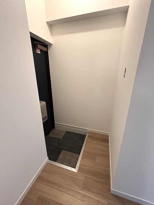 第二湯建ビル 玄関