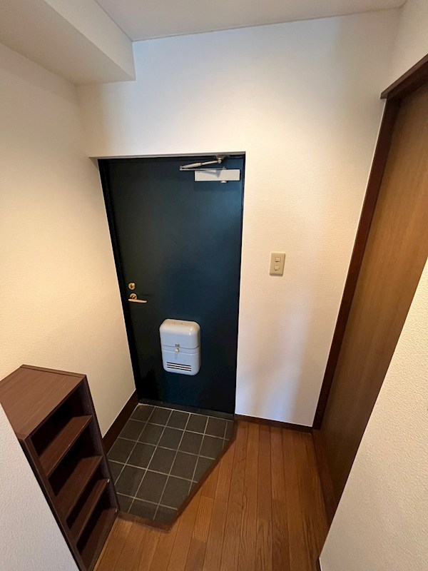 第二湯建ビル 玄関