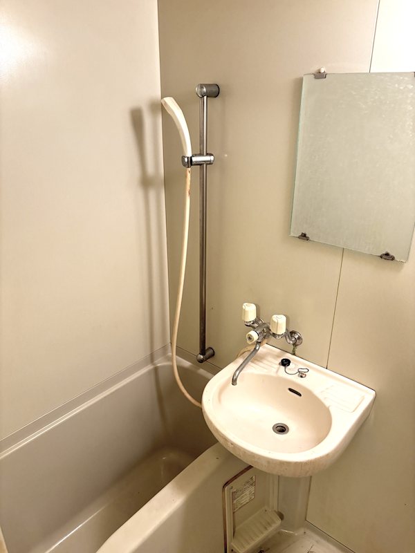 大井モモ・スクラムホームズ  風呂画像