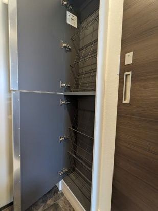 エッグストラート 玄関