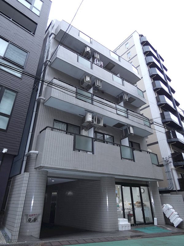 ストーク中村 301号室 外観