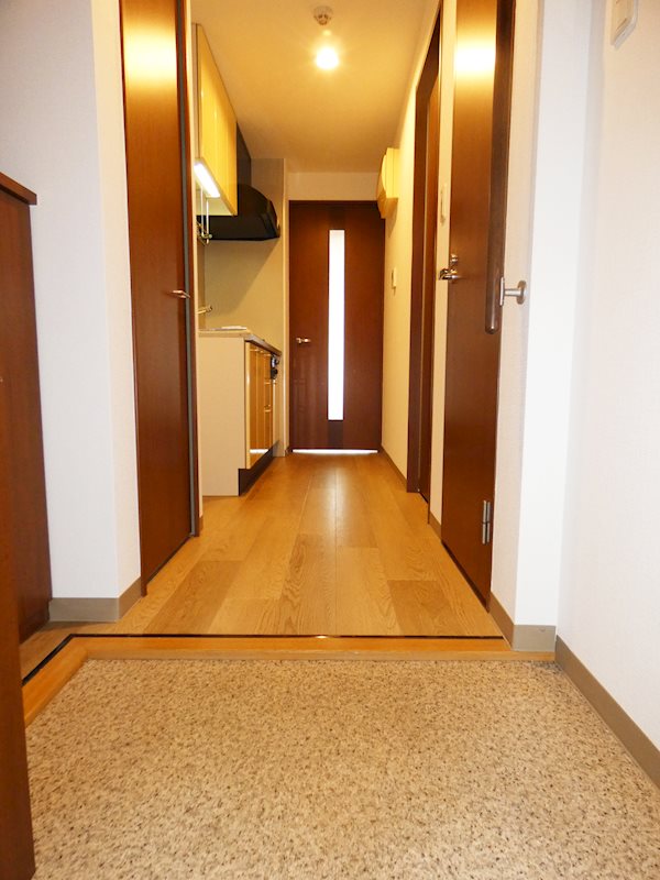 ワイズコート 玄関