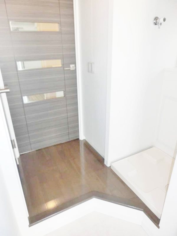 レジディア大森東 玄関