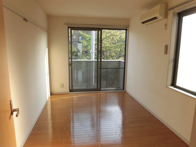 ブリリアント目黒 ベッドルーム