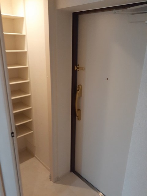 ラ・プルメリア 玄関