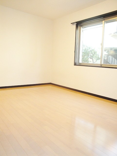 アヴァロン大森西 リビング