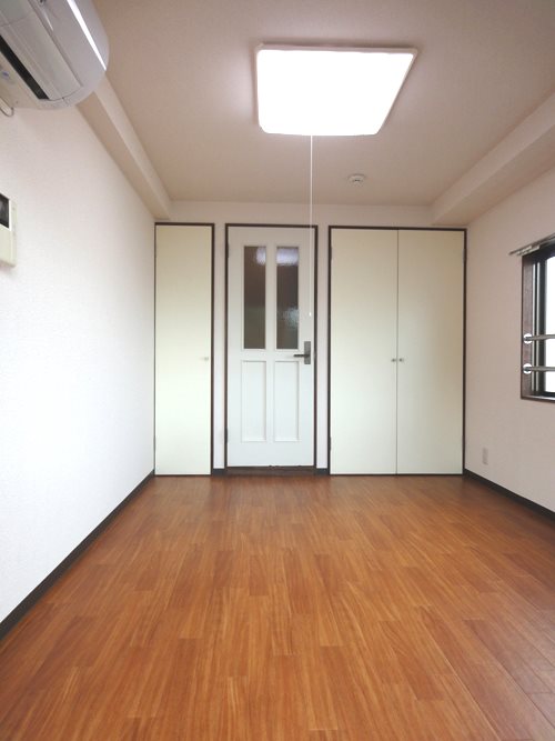 クレストドーセン ベッドルーム