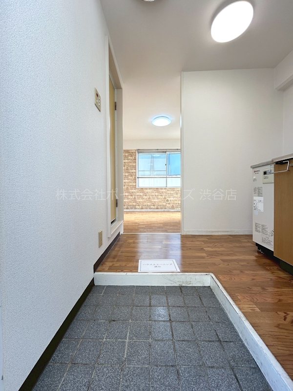 ハウスエディ 玄関