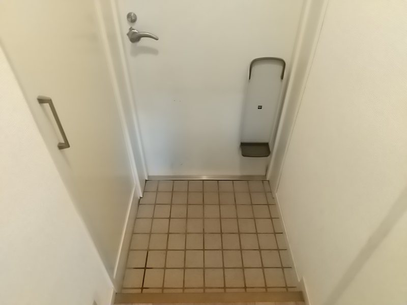 アーク石田ビル 玄関