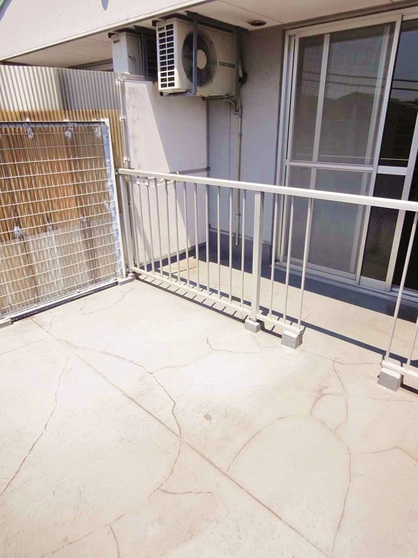 高見ビル ベランダ