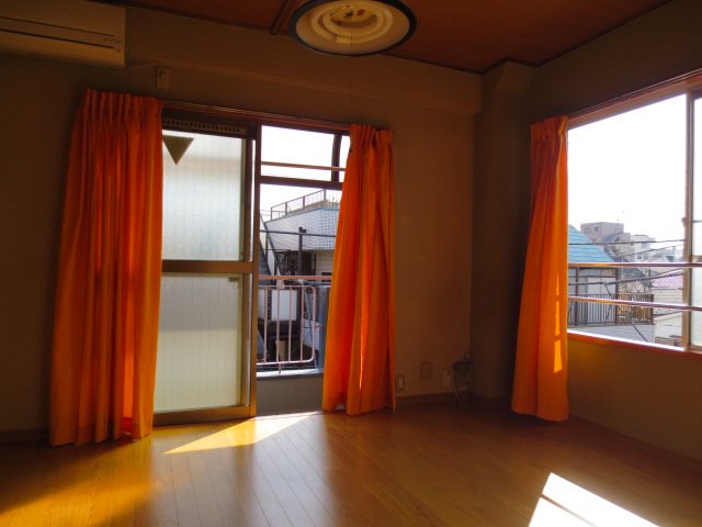 エクレールフジタ リビング