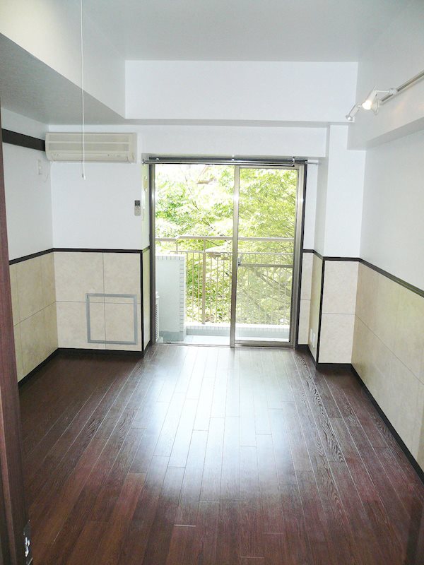 三越ゼームス坂マンション リビング