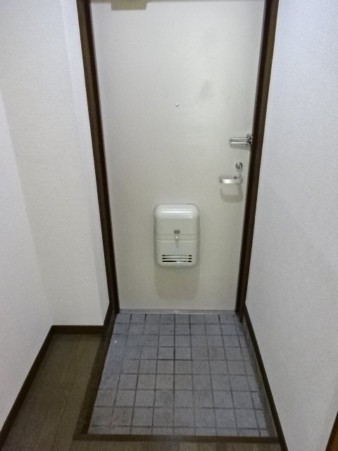 アローニアノムラ  玄関