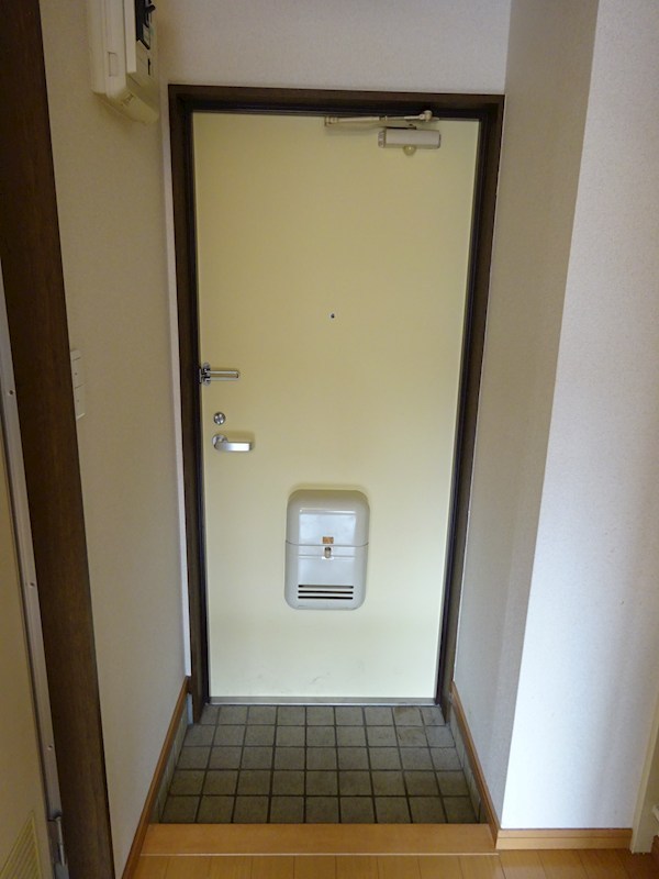 アローニアノムラ  玄関