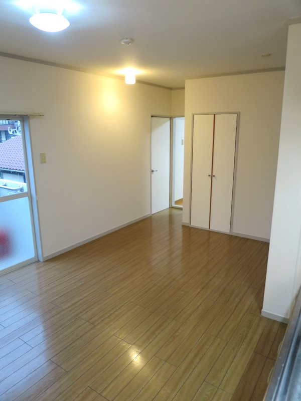 ドルフ本町Ｂ棟 玄関