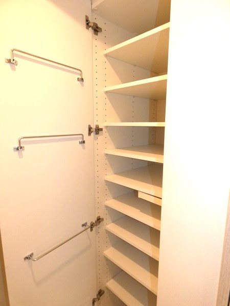 コンフォリア二葉  玄関