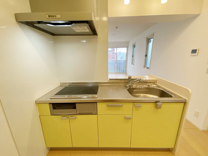 CRAPE MYRTLE 駒沢公園通り キッチン