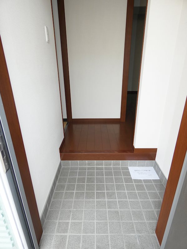 鈴木ハウス 玄関