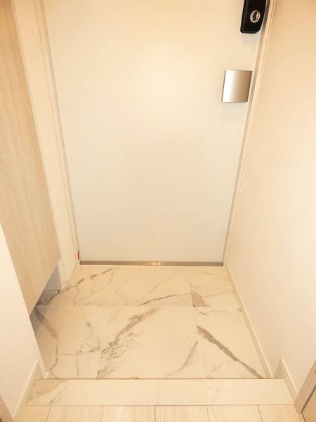 コンフォリア二葉 玄関