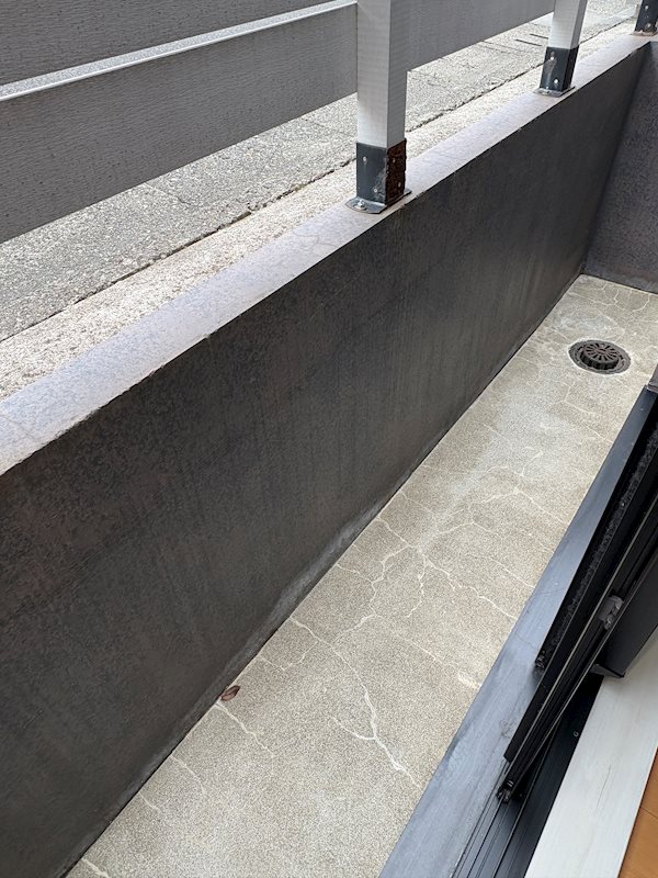 The con-rust Ooimachi ベランダ