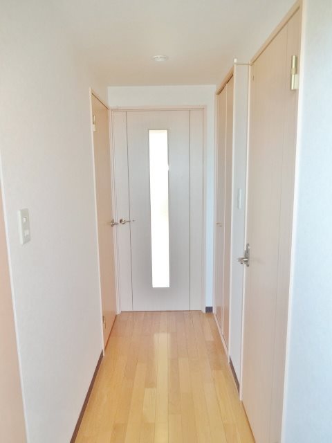 メゾン・ド・ゼファー 玄関