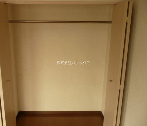 ＶＥＲＴメゾンクレソンⅢ 玄関