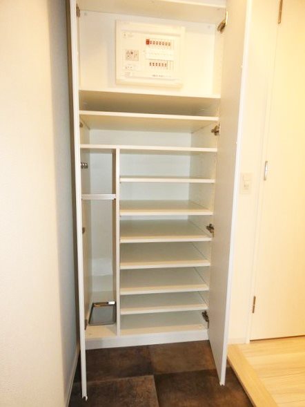 エル・セレーノ品川西大井 玄関