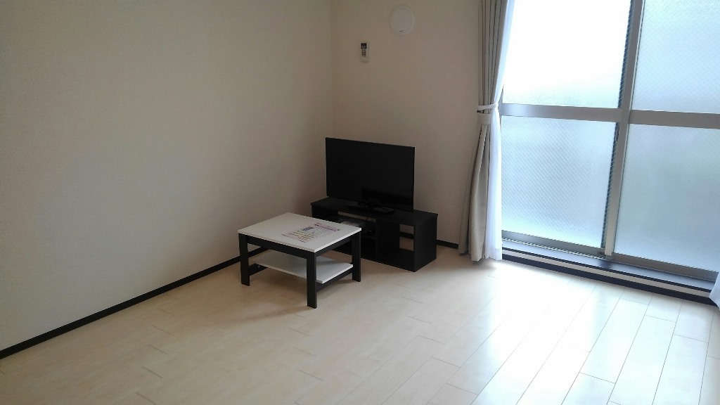 クレイノＴＡＴＥＩＳＨＩ リビング