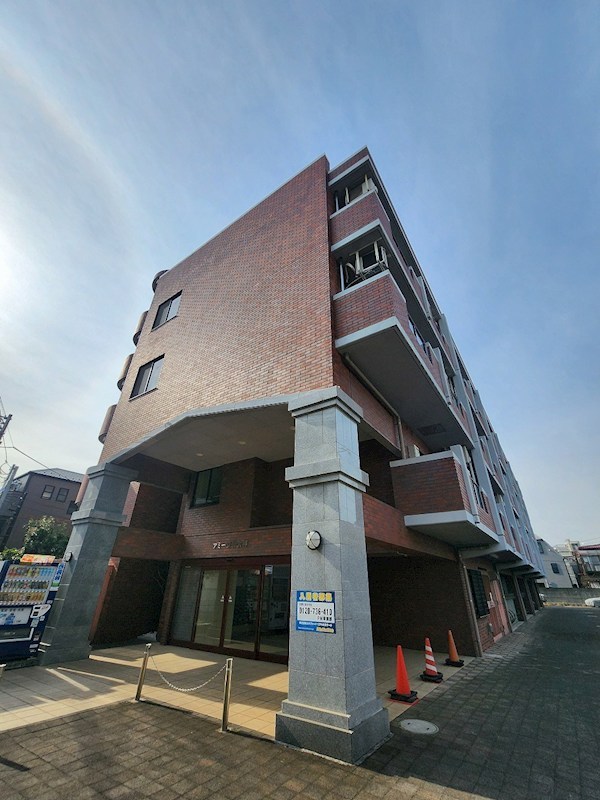 アミーゴ仲六郷 318号室 外観