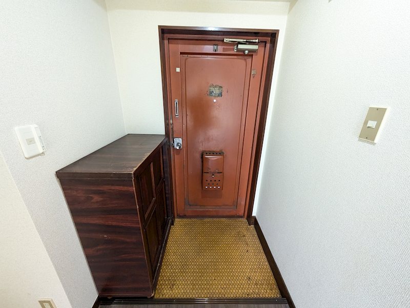 小川ビル 玄関