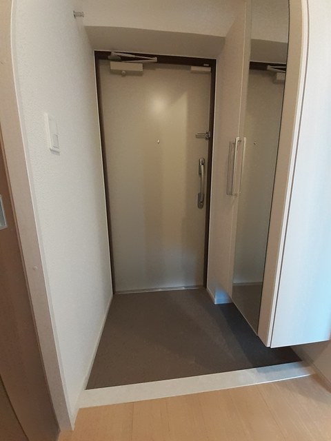 ウエスト　シックス 玄関