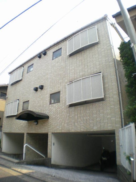 ガーデンハウス鷹番 A-3号室 外観