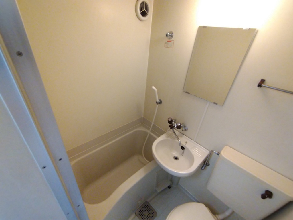 レオパレス５＆５ 風呂画像