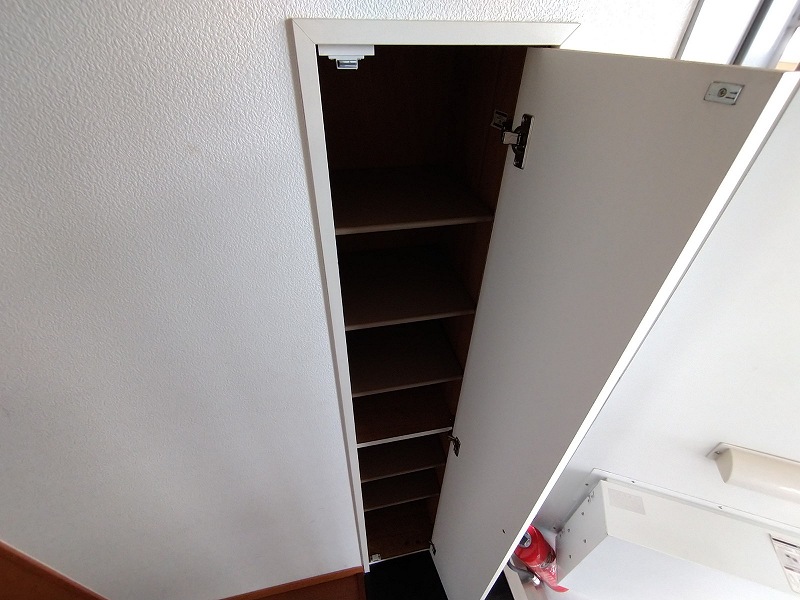 レオパレス多摩川 玄関