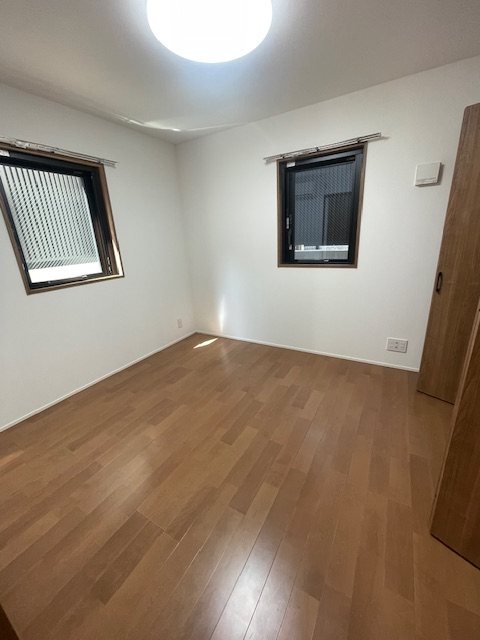 CREST COURT その他6