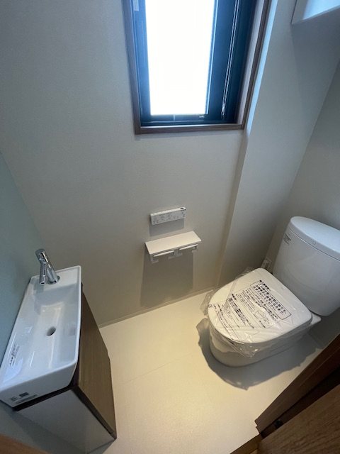 CREST COURT その他1