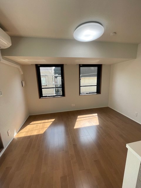 CREST COURT リビング