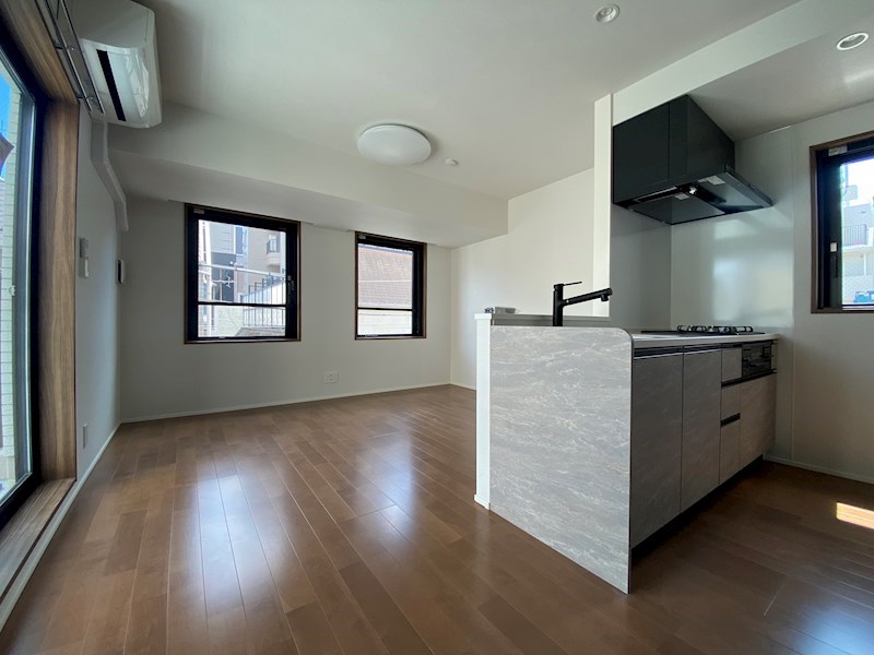 CREST COURT　TOGOSHI リビング