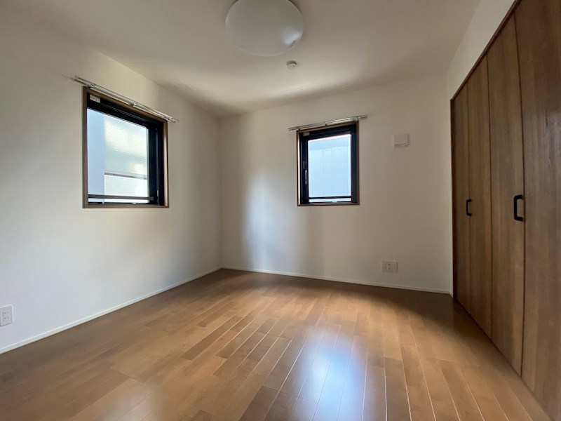 CREST COURT　TOGOSHI ベッドルーム