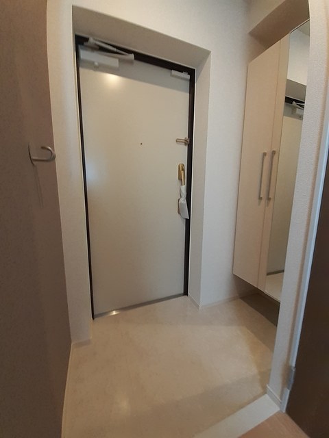 エスケーイリス 玄関