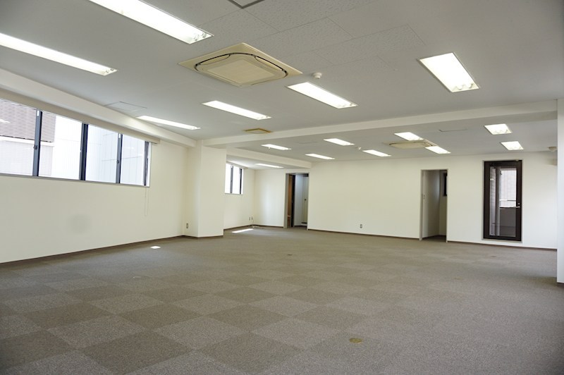 プラネットビル 玄関