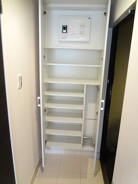 レジディア南品川  玄関