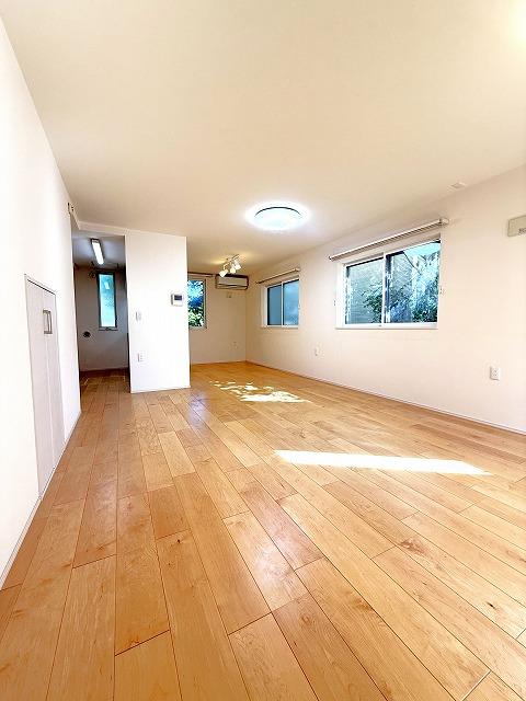 山王2丁目戸建 リビング